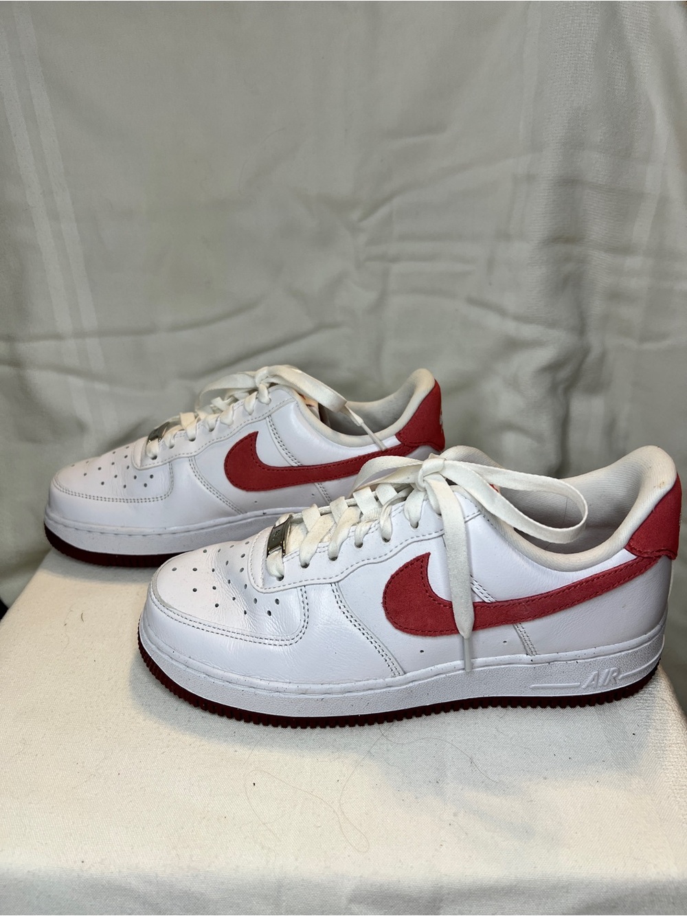 Like New Nike Air Force 1 Low ‘07 XLD Valentine’s Day 2024. Women’s size 6.5